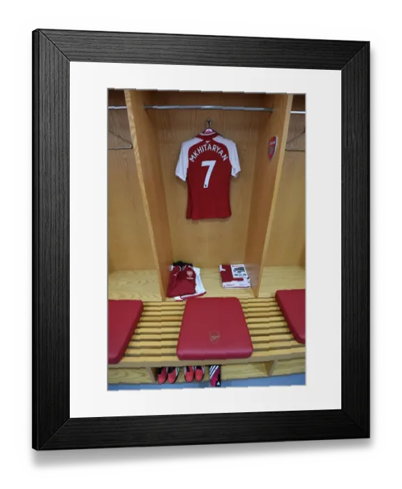 Framed Print : Henrikh Mkhitaryan in Arsenal Kit - Arsenal vs Manchester City, Premier League 2017-18 Framed Print : Henrikh Mkhitaryan in Arsenal Kit - Arsenal vs Manchester City, Premier League 2017-18