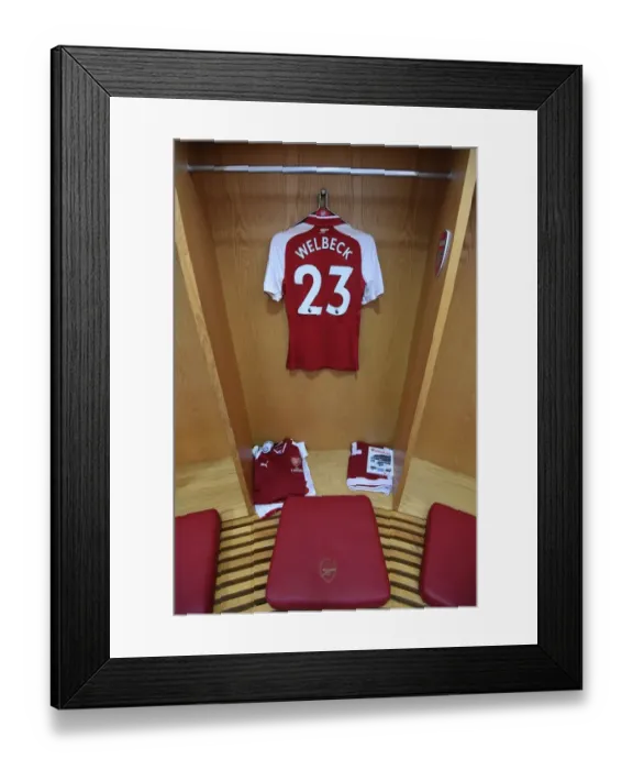 Framed Print : Danny Welbeck: Preparing for Arsenal vs Manchester City Showdown (Premier League, 2018)