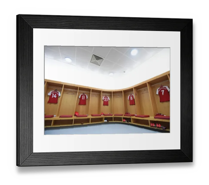 Framed Print : Arsenal Changing Room: Preparing for the Battle against Manchester City (2017-18)