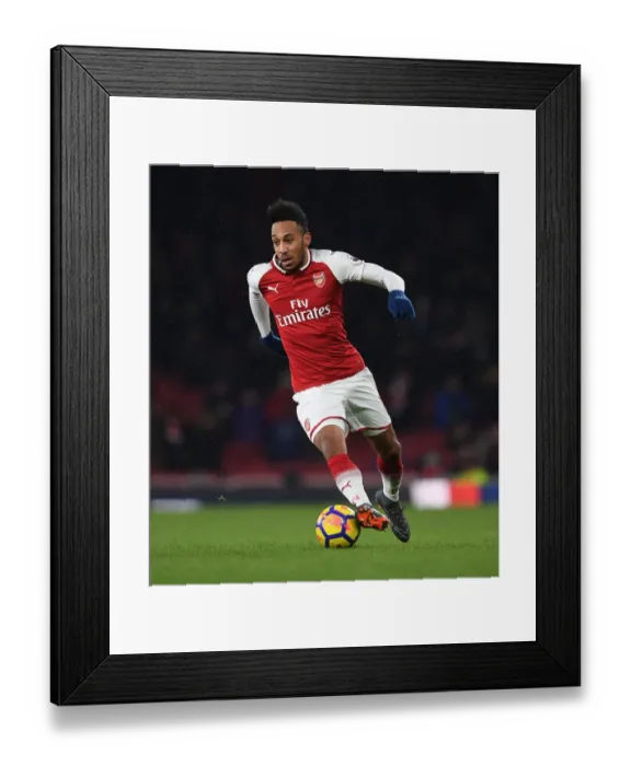 Framed Print : Arsenal's Aubameyang Goes Head-to-Head with Manchester City: Premier League Clash