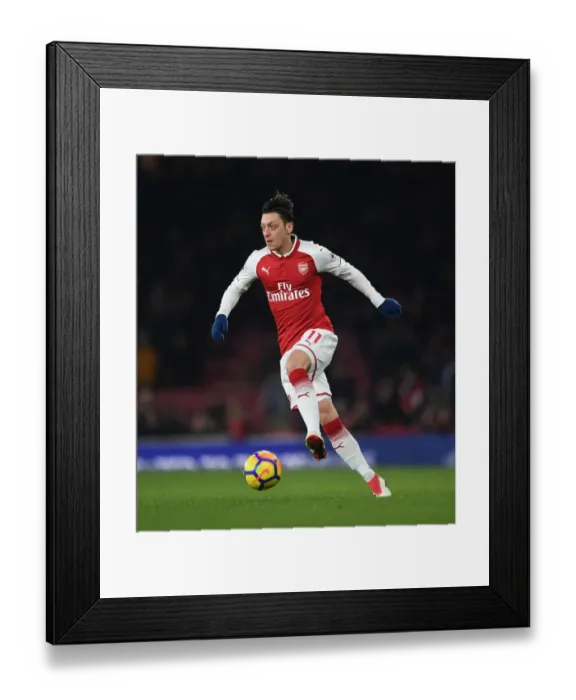 Framed Print : Mesut Ozil in Action: Arsenal vs Manchester City, Premier League 2017-18 Framed Print : Mesut Ozil in Action: Arsenal vs Manchester City, Premier League 2017-18
