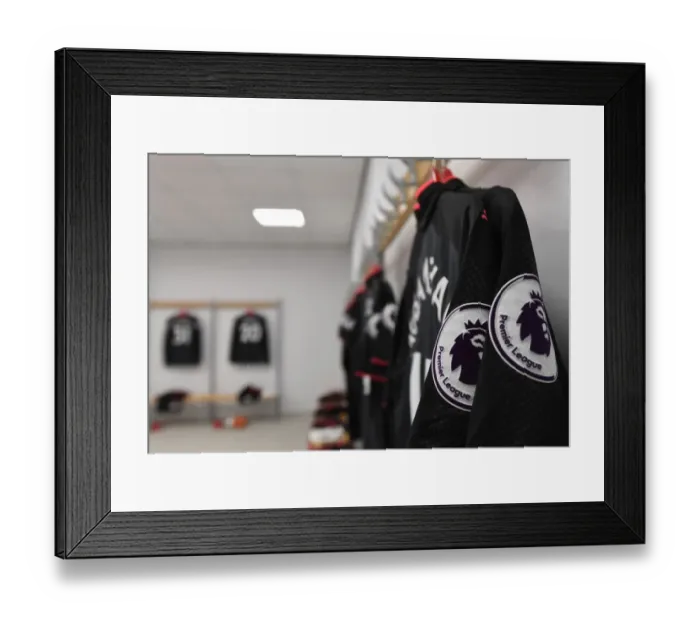 Framed Print : Arsenal: Pre-Match Preparation in the Changing Room (Brighton & Hove Albion vs Arsenal, 2017-18) Framed Print : Arsenal: Pre-Match Preparation in the Changing Room (Brighton & Hove Albion vs Arsenal, 2017-18)