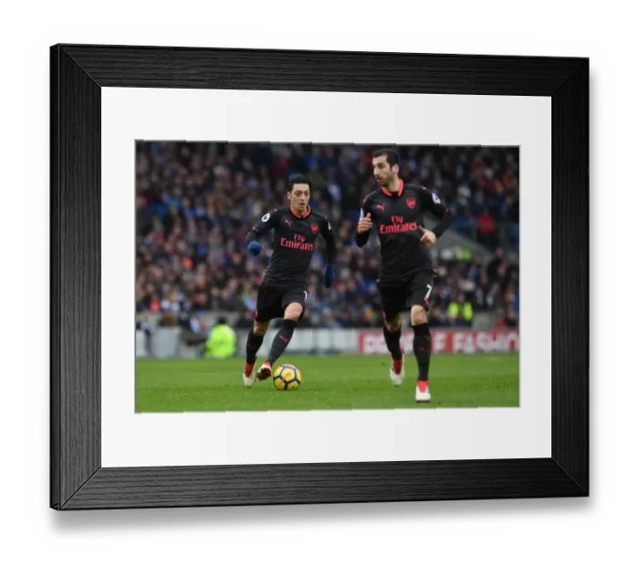 Framed Print : Mesut Ozil in Action: Brighton & Hove Albion vs. Arsenal, Premier League 2017-18 Framed Print : Mesut Ozil in Action: Brighton & Hove Albion vs. Arsenal, Premier League 2017-18