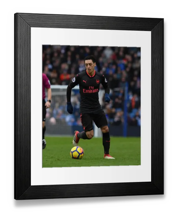 Framed Print : Mesut Ozil in Action: Arsenal vs. Brighton & Hove Albion, Premier League 2017-18