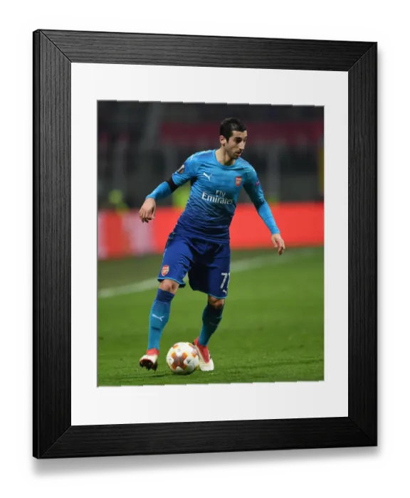 Framed Print : Henrikh Mkhitaryan in Action: Arsenal vs AC Milan, UEFA Europa League 2017-18 Round of 16 (First Leg)