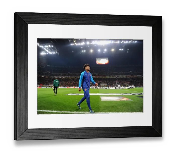 Framed Print : Reiss Nelson: Arsenal Star's Pre-Match Focus at AC Milan's San Siro (UEFA Europa League 2017-18, Round of 16)