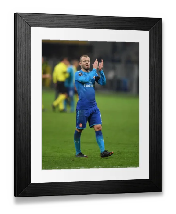 Framed Print : Jack Wilshere Celebrates with Arsenal Fans after AC Milan Showdown in Europa League