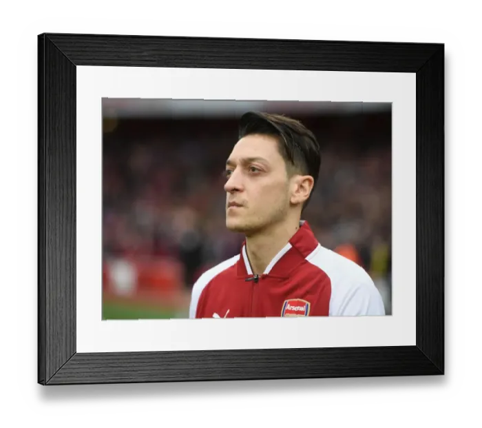 Framed Print : Mesut Ozil: Arsenal Football Club - Arsenal vs Watford, Premier League (2017-18) Framed Print : Mesut Ozil: Arsenal Football Club - Arsenal vs Watford, Premier League (2017-18)