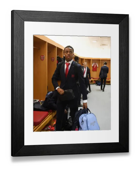 Framed Print : Joe Willock: Arsenal Changing Room Moment before Arsenal vs Watford (2017-18)