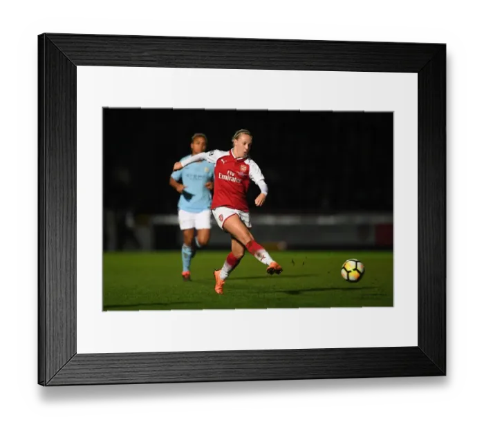 Framed Print : Beth Mead in Action: Arsenal Women's Thrilling Showdown against Manchester City Ladies in Continental Cup Final