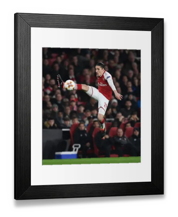 Framed Print : Hector Bellerin in Action: Arsenal vs AC Milan, UEFA Europa League 2018 Framed Print : Hector Bellerin in Action: Arsenal vs AC Milan, UEFA Europa League 2018