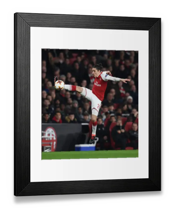 Framed Print : Hector Bellerin in Action: Arsenal vs AC Milan, Europa League 2018 Framed Print : Hector Bellerin in Action: Arsenal vs AC Milan, Europa League 2018