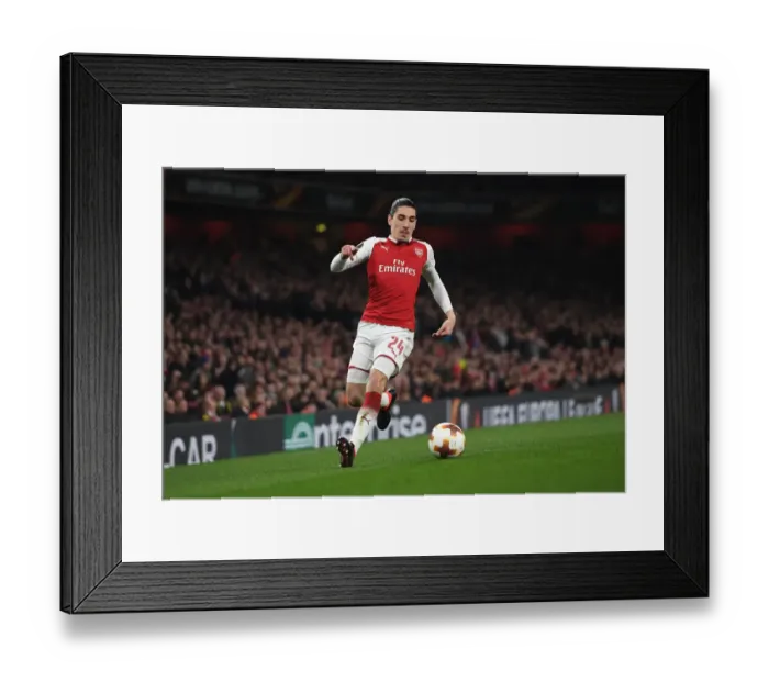 Framed Print : Hector Bellerin in Action: Arsenal vs AC Milan, UEFA Europa League 2018