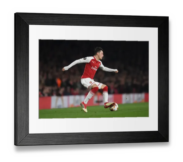 Framed Print : Mesut Ozil in Action: Arsenal vs AC Milan, Europa League 2018 Framed Print : Mesut Ozil in Action: Arsenal vs AC Milan, Europa League 2018
