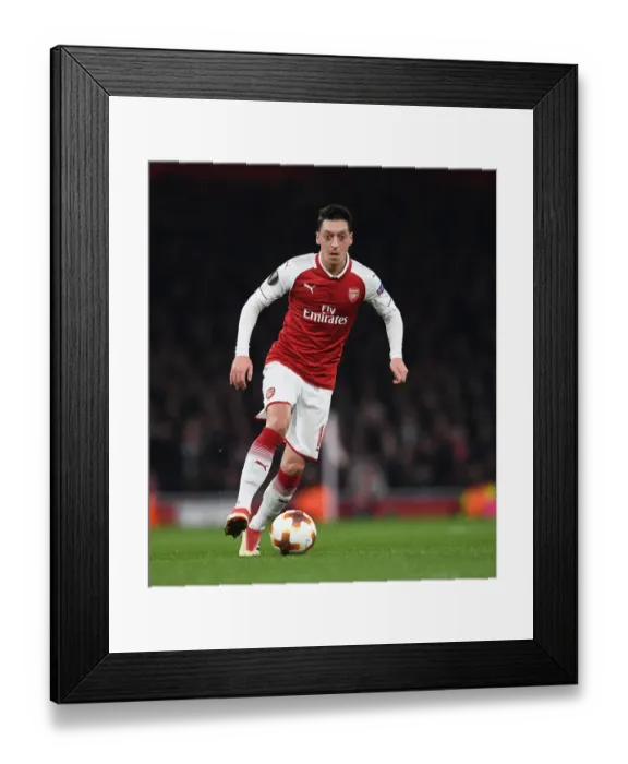 Framed Print : Mesut Ozil in Action: Arsenal vs AC Milan, UEFA Europa League 2018 Framed Print : Mesut Ozil in Action: Arsenal vs AC Milan, UEFA Europa League 2018
