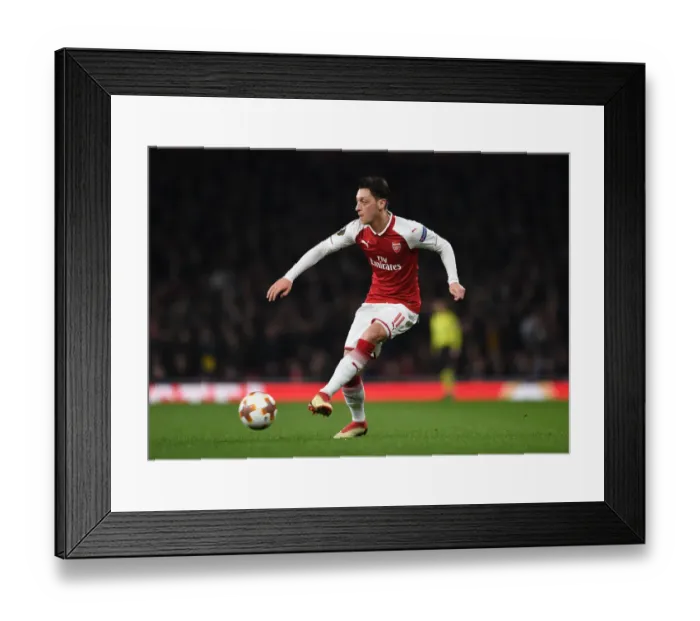 Framed Print : Mesut Ozil in Action: Arsenal vs AC Milan, Europa League 2018
