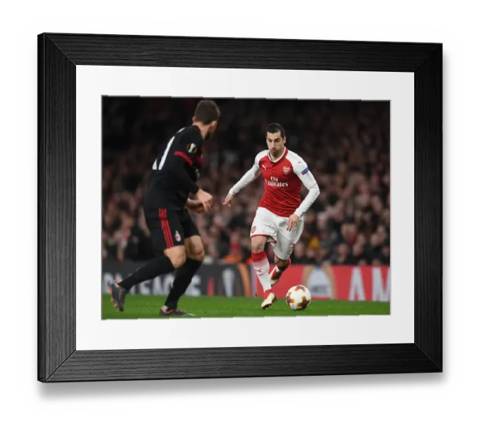 Framed Print : Mkhitaryan in Action: Arsenal vs AC Milan, UEFA Europa League 2017-18
