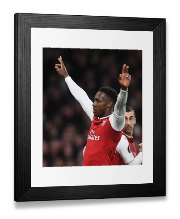 Framed Print : Danny Welbeck Scores Penalty: Arsenal's Europa League Victory Over AC Milan