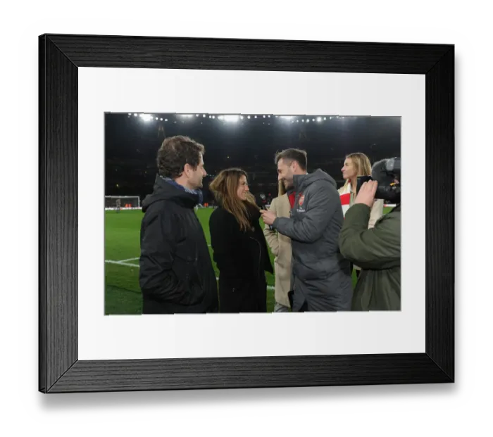 Framed Print : Danielle van de Donk at Arsenal Women's Half-Time: Arsenal v AC Milan, UEFA Europa League 2017-18