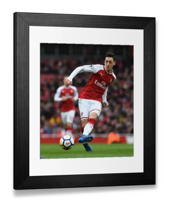 Framed Print : Mesut Ozil in Action: Arsenal vs Stoke City, Premier League 2017-18