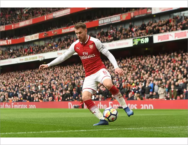 Arsenal's Aaron Ramsey in Action against Stoke City (Premier League 2017-18)
