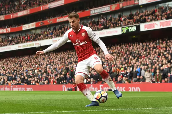 Arsenal's Aaron Ramsey in Action against Stoke City (Premier League 2017-18)