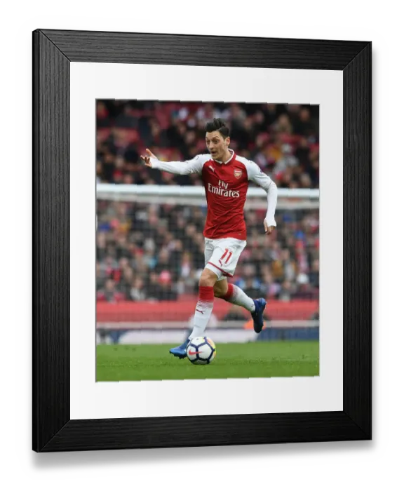 Framed Print : Mesut Ozil in Action: Arsenal vs Stoke City, Premier League 2017-18 Framed Print : Mesut Ozil in Action: Arsenal vs Stoke City, Premier League 2017-18