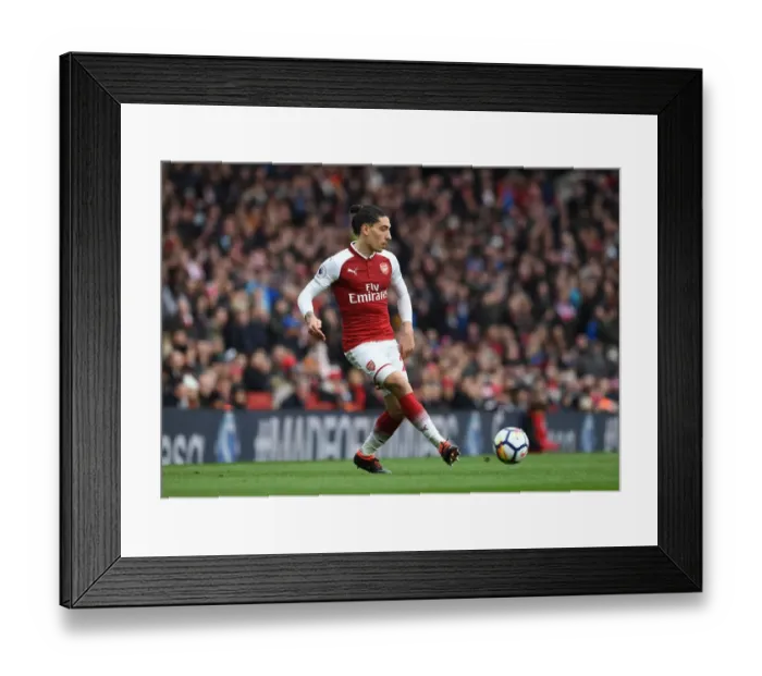 Framed Print : Hector Bellerin (Arsenal). Arsenal 3: 0 Stoke City. Premier League. Emirates Stadium