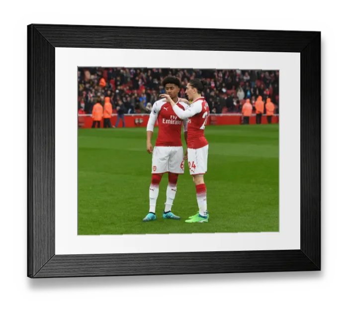 Framed Print : Arsenal: Nelson and Bellerin in Action against Southampton (Premier League 2017-18)