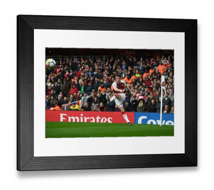 Framed Print : Granit Xhaka Takes a Corner: Arsenal vs Southampton, Premier League 2017-18 Framed Print : Granit Xhaka Takes a Corner: Arsenal vs Southampton, Premier League 2017-18