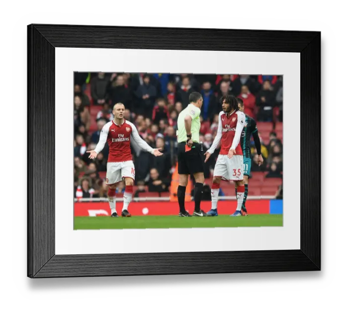Framed Print : Arsenal's Mohamed Elneny Dismissed with Red Card by Referee Andre Marriner (2017-18)