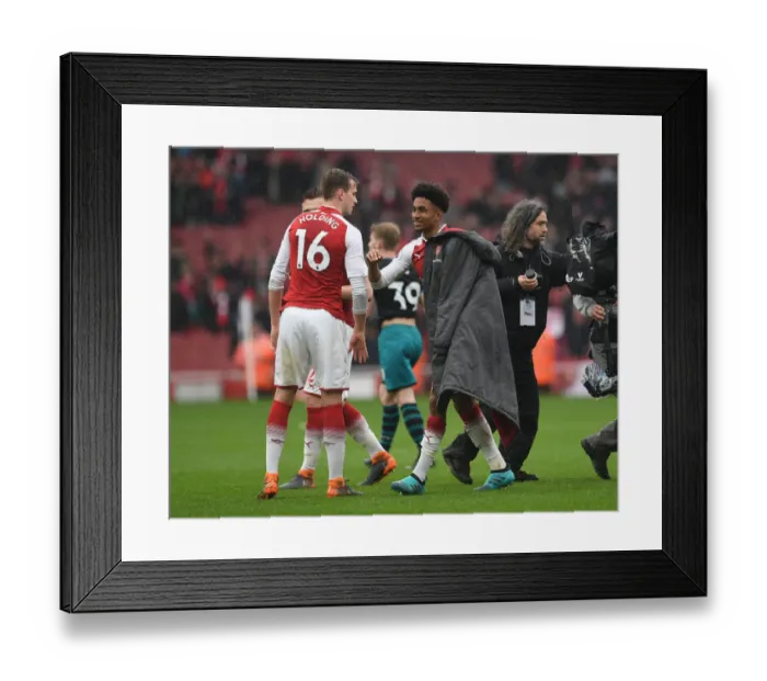 Framed Print : Reiss Nelson: Arsenal's Rising Star in Action Against Southampton (April 2018)
