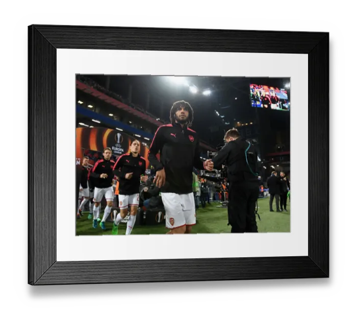 Framed Print : Mohamed Elneny Prepares for Arsenal's Europa League Showdown against CSKA Moscow (April 2018)