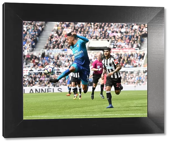 Arsenal's Aubameyang Scores Thrilling Goal: Premier League Victory at Newcastle United, 2017-18