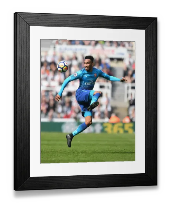 Framed Print : Arsenal's Aubameyang in Action: Newcastle United vs Arsenal, Premier League 2017-18 Framed Print : Arsenal's Aubameyang in Action: Newcastle United vs Arsenal, Premier League 2017-18