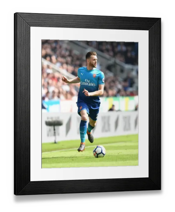 Framed Print : Calum Chambers (Arsenal). Newcastle United 2: 1 Arsenal. Premier League. St. Jamess Park