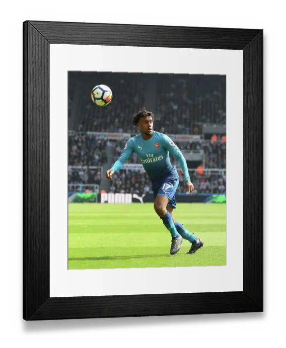 Framed Print : Alex Iwobi in Action: Arsenal vs Newcastle United, Premier League 2017-18 Framed Print : Alex Iwobi in Action: Arsenal vs Newcastle United, Premier League 2017-18