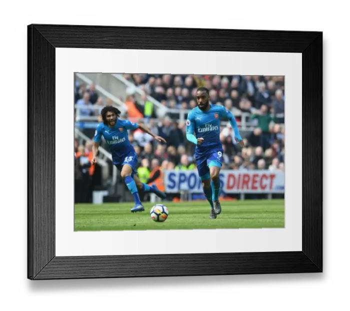 Framed Print : Alexandre Lacazette in Action: Newcastle United vs Arsenal, Premier League 2017-18 Framed Print : Alexandre Lacazette in Action: Newcastle United vs Arsenal, Premier League 2017-18