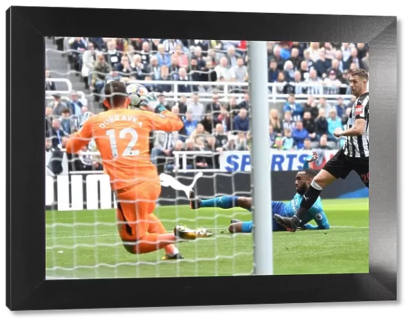 Alexandre Lacazette Scores the Winner: Newcastle United vs. Arsenal, Premier League 2017-18