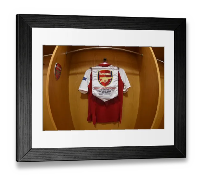 Framed Print : Arsenal FC: Europa League Semi-Final - Ready for Battle: Arsenal Shirt and Pennant