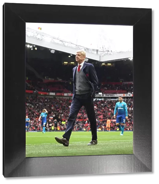 Arsene Wenger vs. Jose Mourinho: A Tactical Battle at Old Trafford - Manchester United vs. Arsenal (2017-18)
