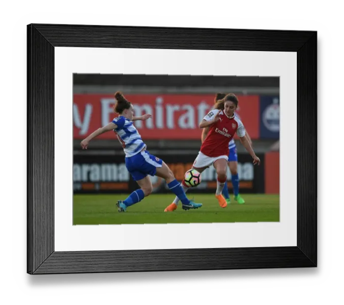 Framed Print : Arsenal's Danielle van de Donk Outmaneuvers Reading's Lauren Bruton in WSL Action