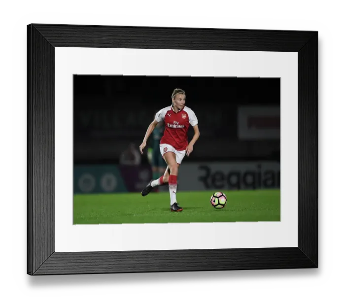 Framed Print : Leah Williamson in Action: Arsenal Women's Super League Victory over Reading Ladies Framed Print : Leah Williamson in Action: Arsenal Women's Super League Victory over Reading Ladies