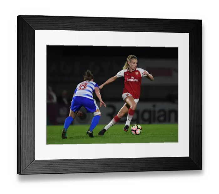 Framed Print : Leah Williamson vs. Remi Allen: Clash of the Midfielders in Arsenal Women vs. Reading Ladies WSL Match