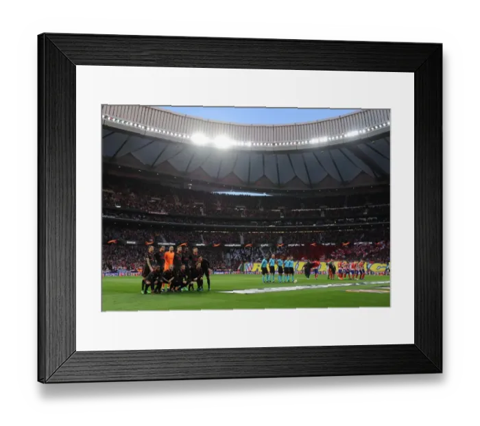 Framed Print : The Arsenal team. Atletico Madrid 1: 0 Arsenal. Europe League Semi Final, 2nd Leg
