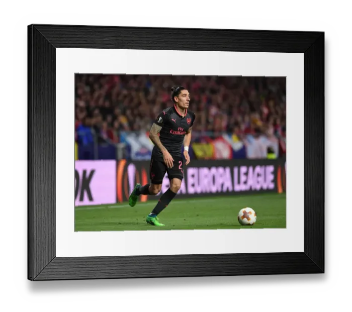 Framed Print : Hector Bellerin in Action: Arsenal vs Atletico Madrid, Europa League Semi-Final (2018)