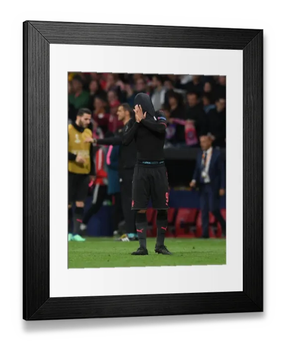 Framed Print : Alexandre Lacazette's Emotional Reaction: Atletico Madrid vs. Arsenal, UEFA Europa League Semi-Final