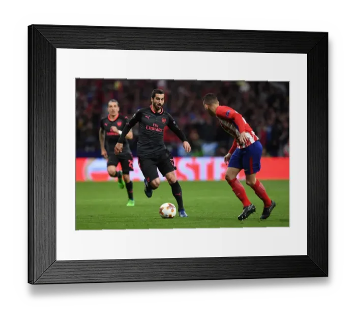 Framed Print : Henrikh Mkhitaryan in Action: Arsenal vs Atletico Madrid, UEFA Europa League Semi-Final