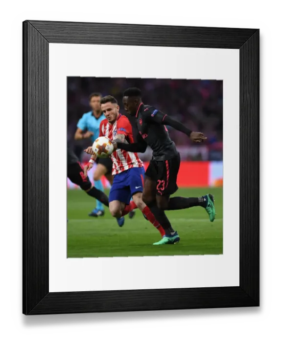 Framed Print : Danny Welbeck (Arsenal) Saul (Atletico). Atletico Madrid 1: 0 Arsenal