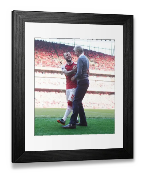 Framed Print : Arsene Wenger and Jack Wilshere: A Bond Unbroken - Arsenal's Unforgettable Moment (2017-18)
